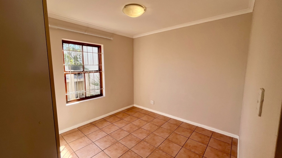 2 Bedroom Property for Sale in Guldenland Western Cape